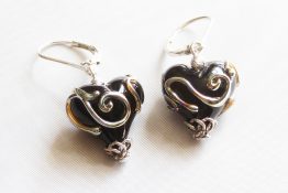 728.g Metallic swirl black heart drop earrings